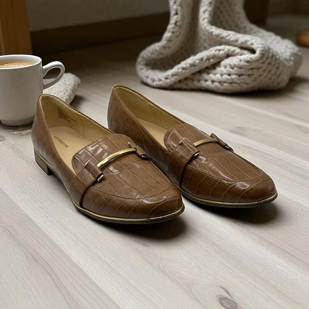 EUC Liz Claiborne Brown Croc Print Loafers w/ Gold Accents Women's Size 10M